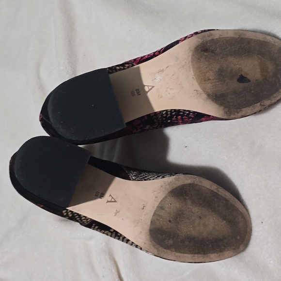 ANTHROPOLOGIE PRINTED VELVET ANKLE BOOTS - 8 - Picture 6 of 6